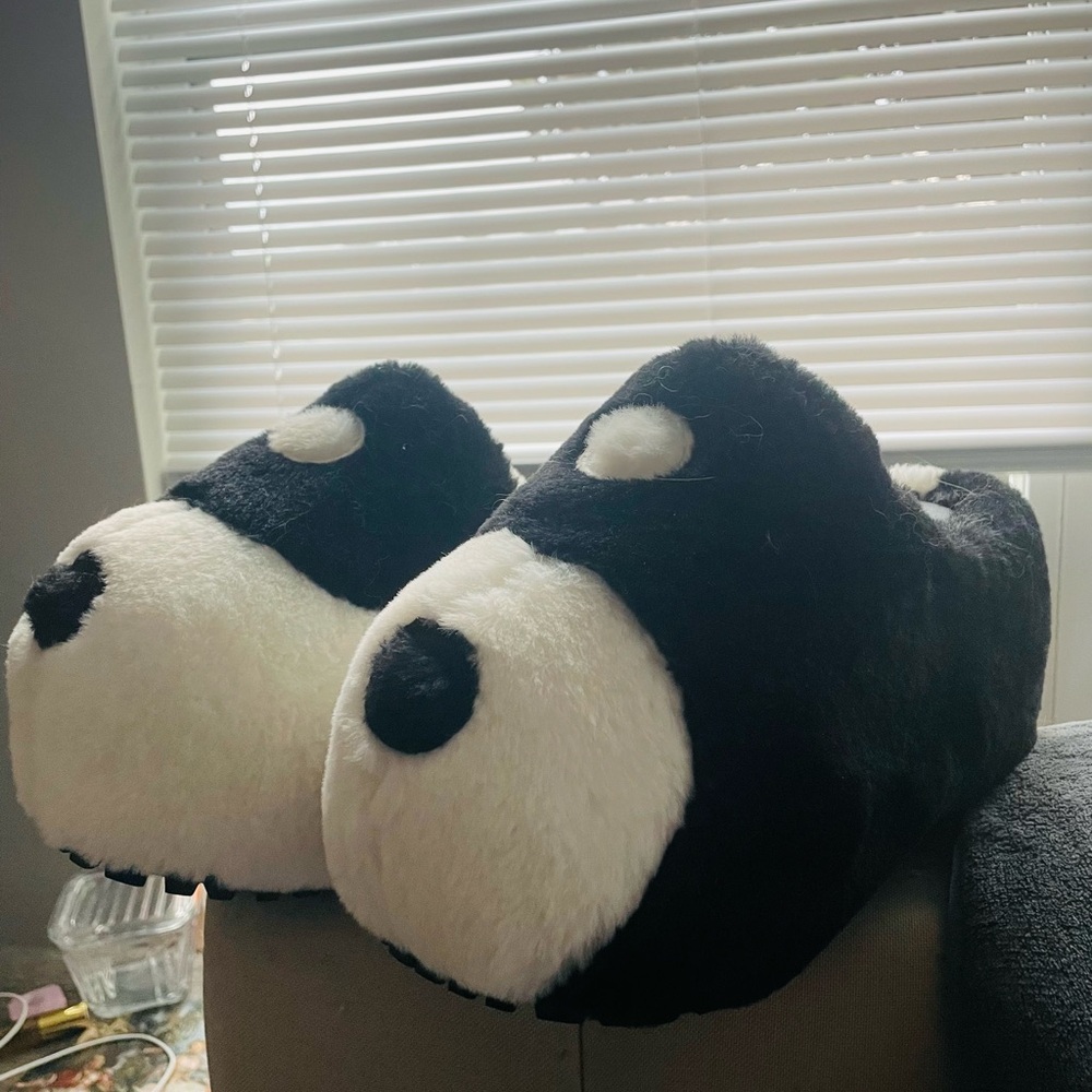 Dolls Kill Yin Yang Platform Slides